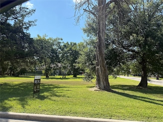 815 Bowie St, Baytown, TX 77520