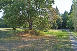 593 E North Bay Rd, Allyn, WA 98524