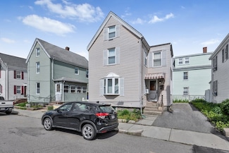 11 Murphy Ct, Newton, MA 02458