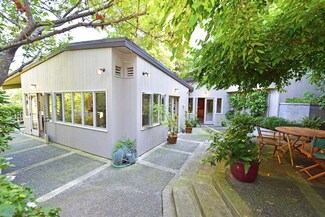 5151 Kenilworth Place NE, Seattle, WA 98105