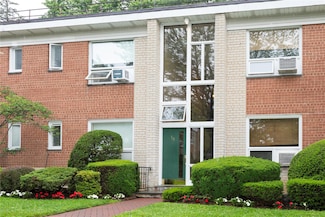 18 Channing Place Unit 2R, Eastchester, NY 10709