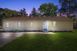 60 Martin St, Buzzards Bay, MA 02532