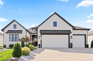 4132 NE Dearborn Ln, Lees Summit, MO 64064