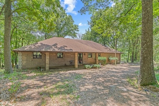 8756 W Farm Road 124, Springfield, MO 65802