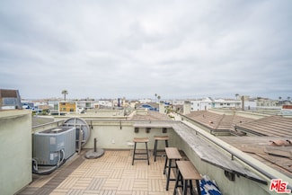 642 Hermosa Ave, Hermosa Beach, CA 90254