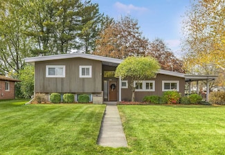 1449 Sauk Ln, Saginaw, MI 48638