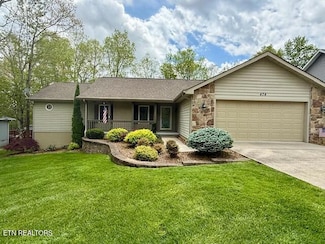 474 Lakeview Dr, Crossville, TN 38558