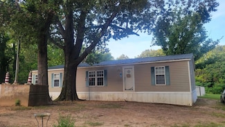 376 1st St, Black Rock, AR 72415