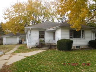 303 N 3rd St, Fisher, IL 61843