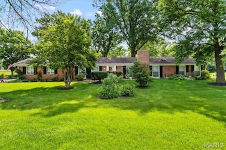 404 Conway Gardens Ln, Saint Louis, MO 63141