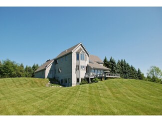 92 Heather Ln, Shelburne, VT 05482