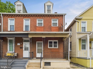 713 S Front St, Steelton, PA 17113