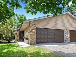 7079 Robinwood Trail, Woodbury, MN 55125
