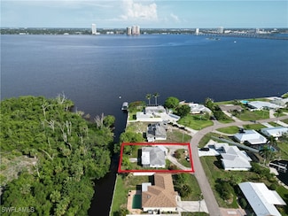 1320 Harbor View Dr, North Fort Myers, FL 33917