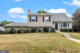 214 Cornwall Dr, Chalfont, PA 18914