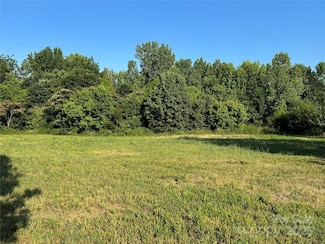 2842 Gray Fox Rd, Lake Park, NC 28079