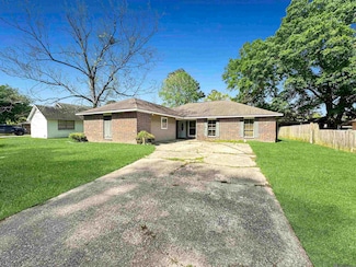 8907 Cedar Springs Ave, Denham Springs, LA 70726