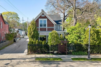 620 E Center St, Milwaukee, WI 53212