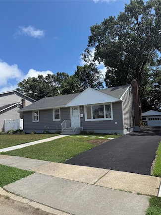 3970 Worthmor Dr, Seaford, NY 11783