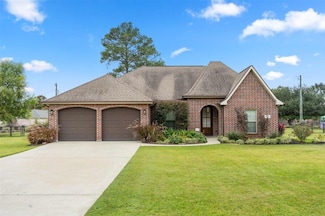 2441 W Laura Dr, Lake Charles, LA 70611