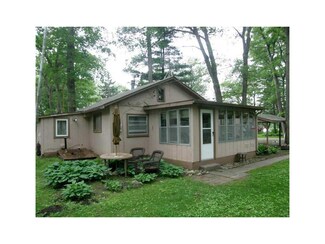953 Ivanhoe Rd, Mount Vernon, IA 52314