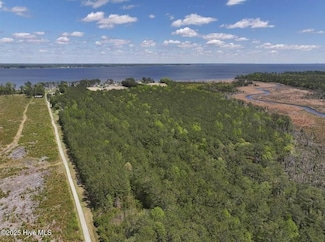 114 Holly Oak Dr, Blounts Creek, NC 27814