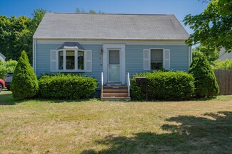 17 Brook Rd, Portland, ME 04103
