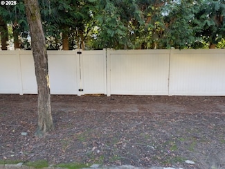 0 SE Clay St, Portland, OR 97216