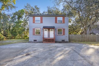 807 Camelia St, Atlantic Beach, FL 32233