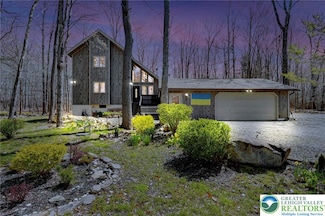 62 E Creek View Dr, Gouldsboro, PA 18424