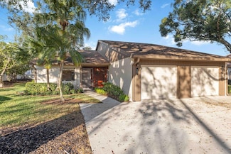 121 Oak Hill Dr Unit 1, Sarasota, FL 34232