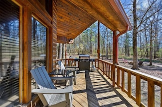 27 Laurel Branch Ln, Broken Bow, OK 74728