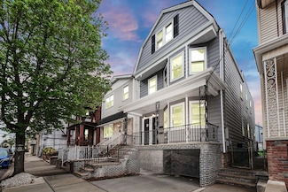 93 W 11th St, Bayonne, NJ 07002