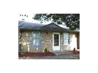 8211 NW Mace Rd, Kansas City, MO 64152