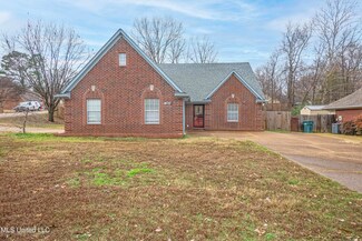 8717 Carriage Dr E, Southaven, MS 38671
