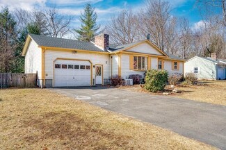 42 Hannum Brook Dr, Easthampton, MA 01027