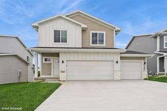 1461 S 91st St, West Des Moines, IA 50266