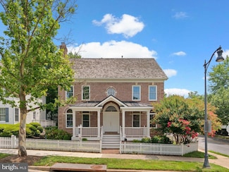 405 Tschiffely Square Rd, Gaithersburg, MD 20878