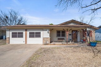 705 E Glendale St, Crowley, TX 76036