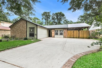 1310 N 7th St, Conroe, TX 77301