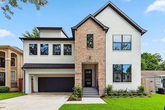 5216 Chestnut St, Bellaire, TX 77401