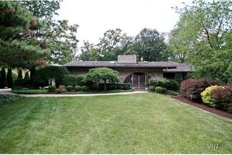 6433 Apache Dr, Indian Head Park, IL 60525