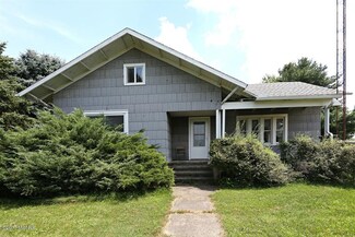 3095 Hochberger Rd, Eau Claire, MI 49111