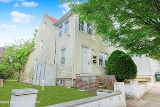 225 N Burgher Ave, Staten Island, NY 10310