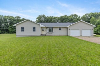 1914 Anita Ln, Eaton Rapids, MI 48827