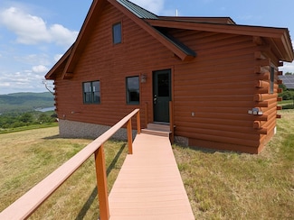 72 Hill Top Rd, Monroe, NH 03771