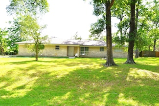 101 Summit Dr, Conroe, TX 77303