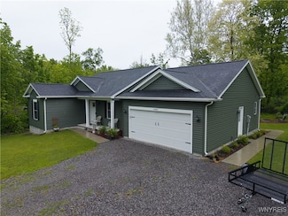 8484 Laura Ln, Honeoye, NY 14471