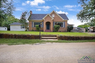 200 Lowrie Dr, Henderson, TX 75652