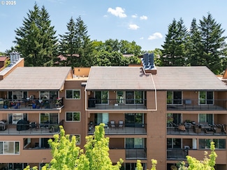 213 Oswego Bldg 25, Lakeoswego, OR 97035